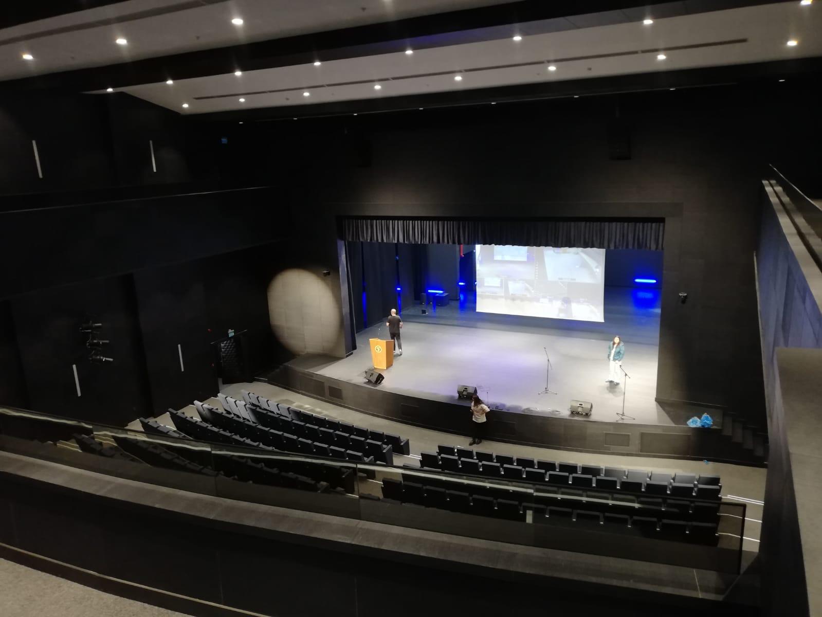 Terakki Vakfı Konferans Salonu